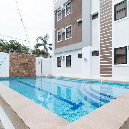 RedDoorz Plus @ d'Builders Poblacion - BGC Taguig Exterior foto